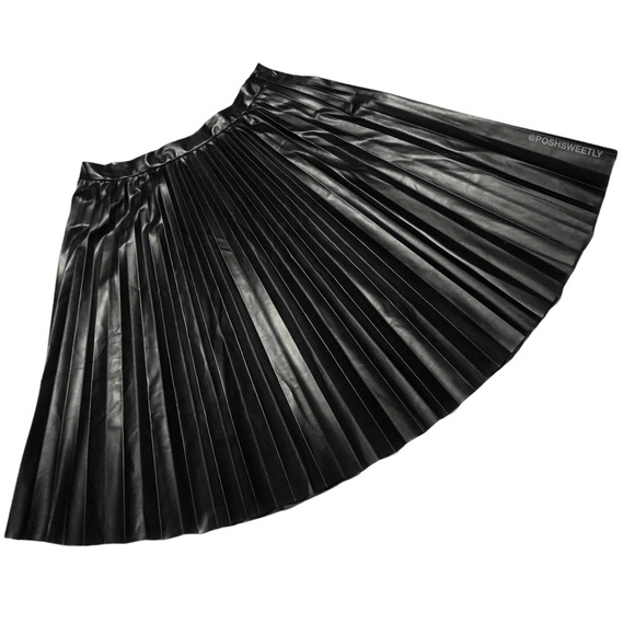 Kate Kasin Pleated Vegan Leather Skirt - Picture 4 of 12